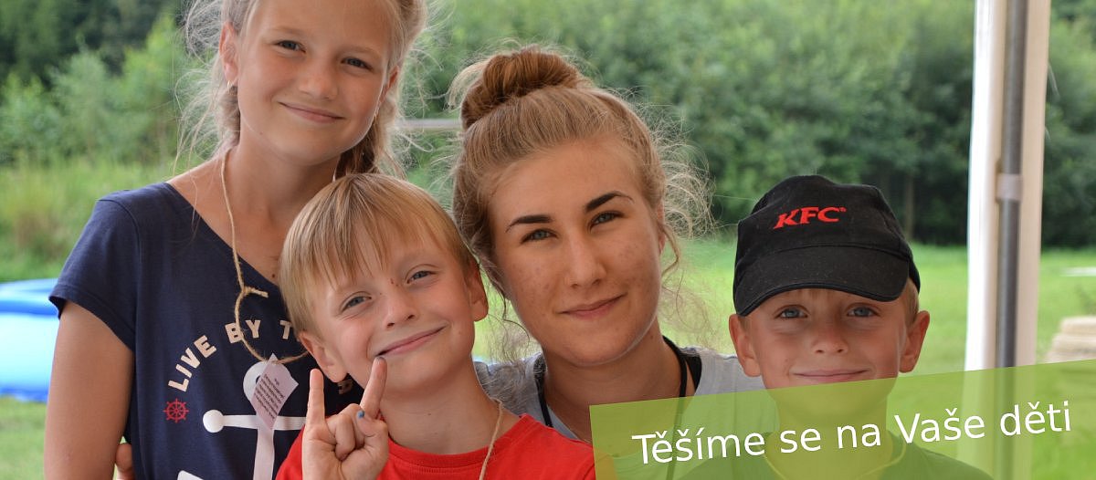 Táborový vedoucí a děti
